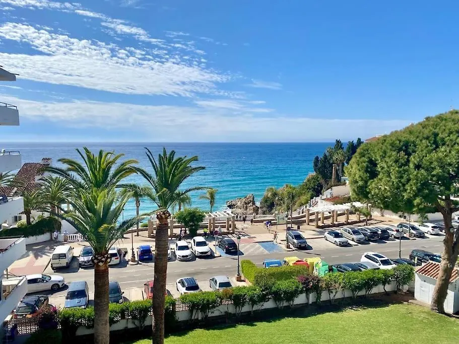 Sea View, Stylish & Modern 2 Suites In The Center Nerja 0*,
